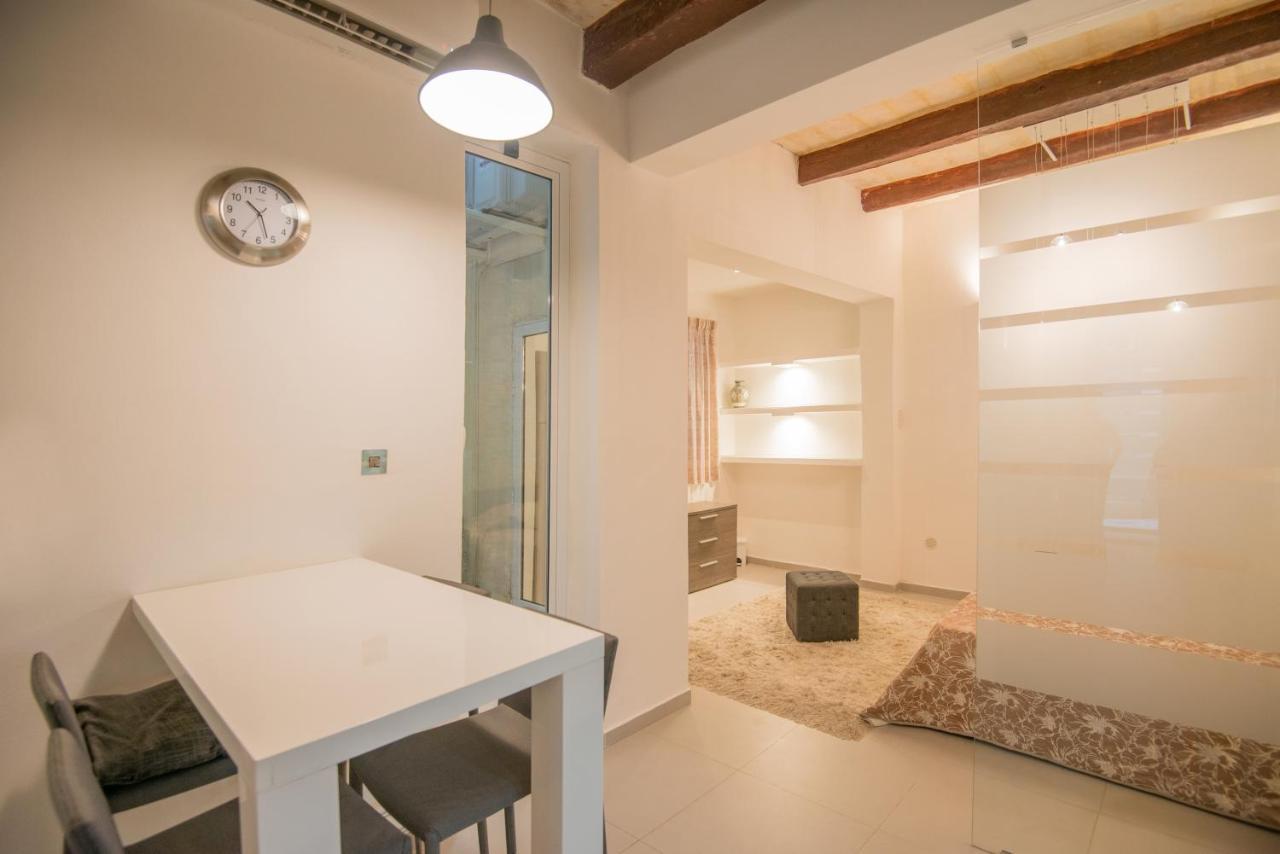 Valletta Most Central Studio Apartment 16Th-Century Building Buitenkant foto