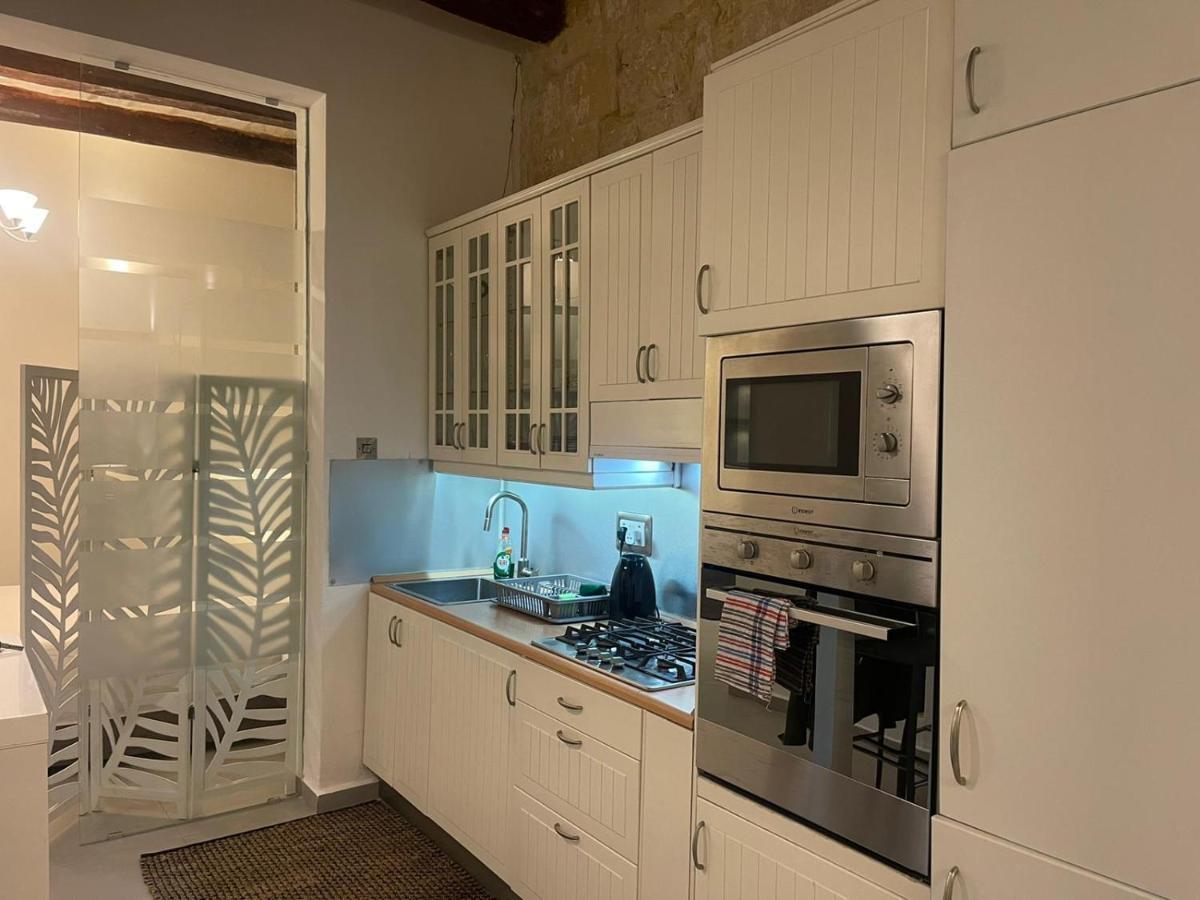 Valletta Most Central Studio Apartment 16Th-Century Building Buitenkant foto